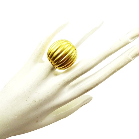 TORY BURCH NWOT Gold Plated Satin Finish Dome Ring Size 5 - Picture 3 of 9